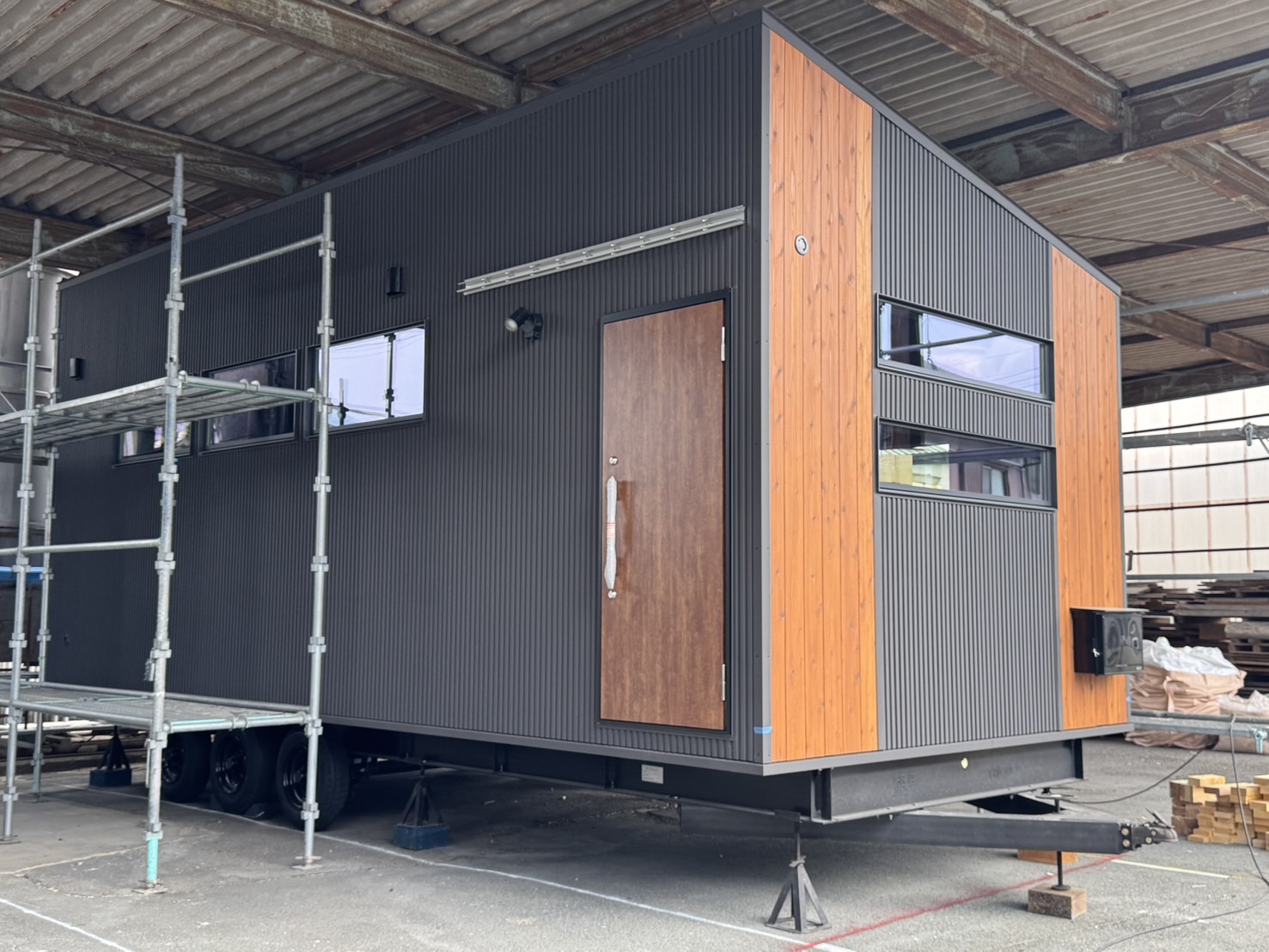 3.5ｍ×7.5ｍ_スタッフ休憩室用トレーラーハウス