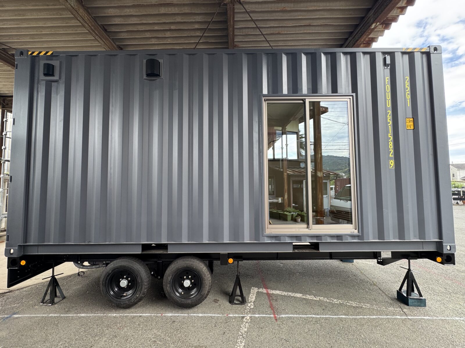 20ftコンテナ_住居用コンテナトレーラー